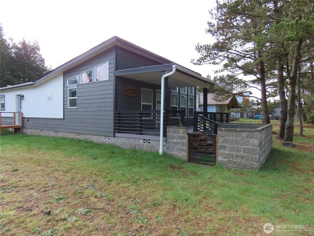 300 Surf Street, Westport, WA 98595