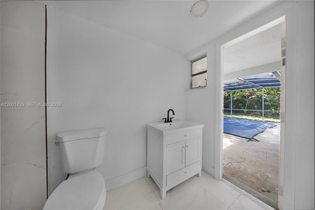 1320 NW 72nd Ave, Plantation, FL 33313