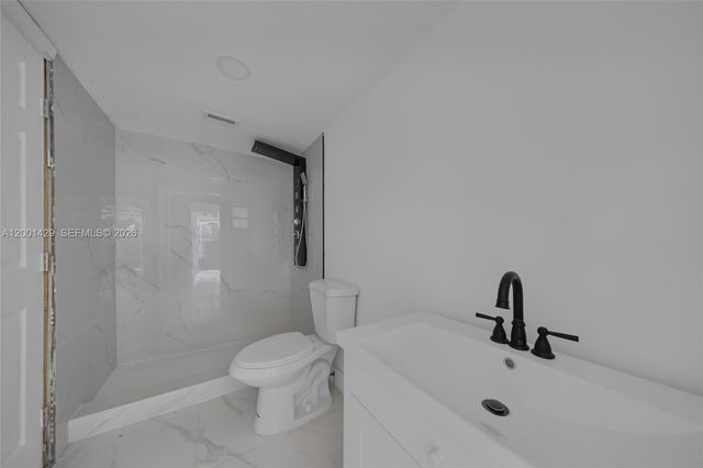 1320 NW 72nd Ave, Plantation, FL 33313