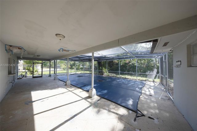 1320 NW 72nd Ave, Plantation, FL 33313