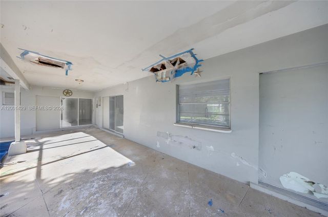 1320 NW 72nd Ave, Plantation, FL 33313