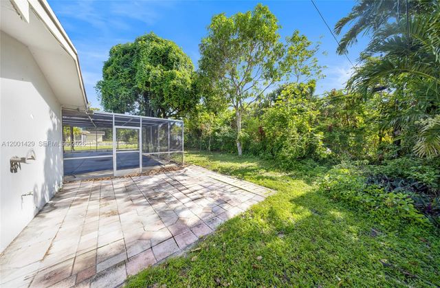 1320 NW 72nd Ave, Plantation, FL 33313