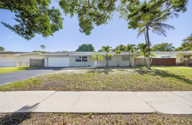 1320 NW 72nd Ave, Plantation, FL 33313