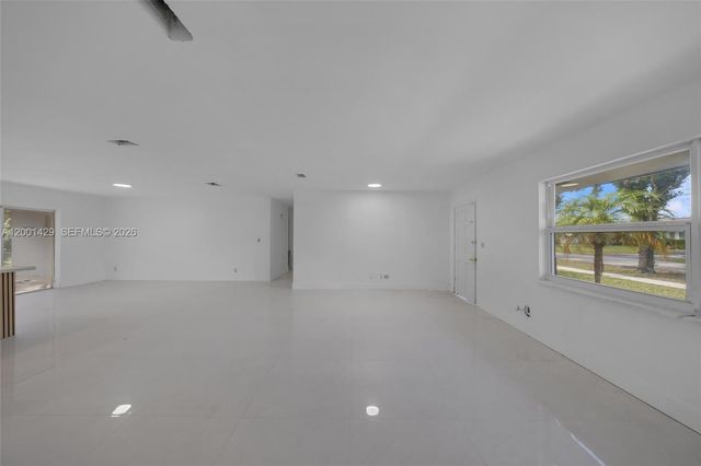 1320 NW 72nd Ave, Plantation, FL 33313