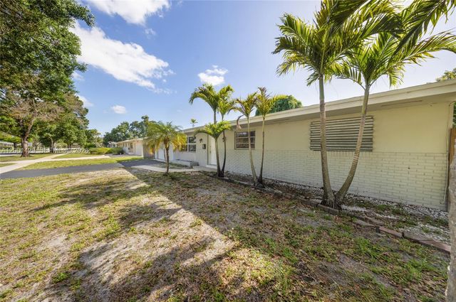 1320 NW 72nd Ave, Plantation, FL 33313