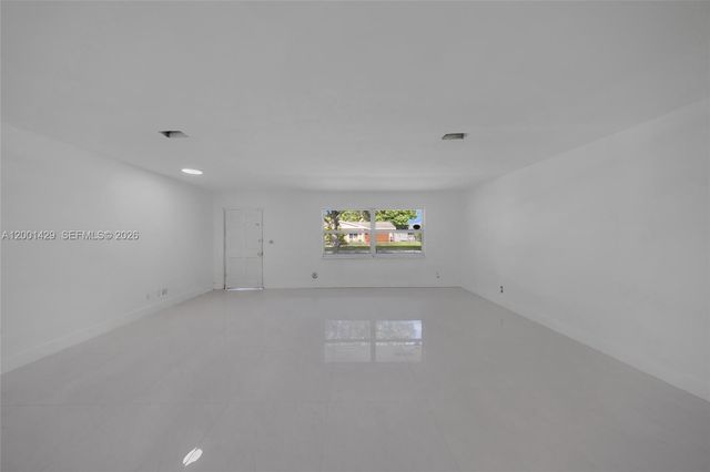 1320 NW 72nd Ave, Plantation, FL 33313