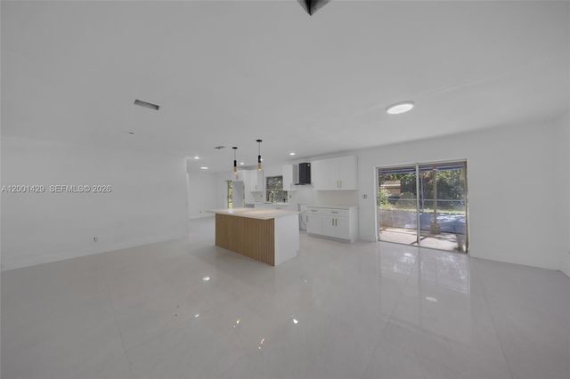 1320 NW 72nd Ave, Plantation, FL 33313