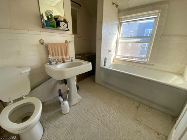 36 Prospect St, Dover Town, NJ 07801