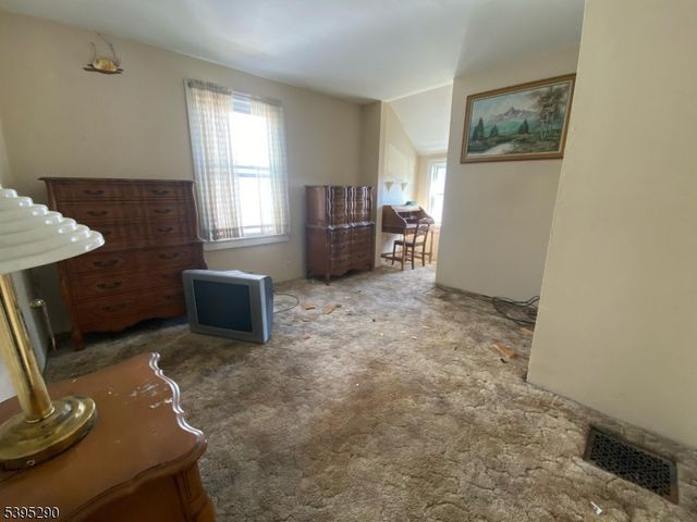 36 Prospect St, Dover Town, NJ 07801