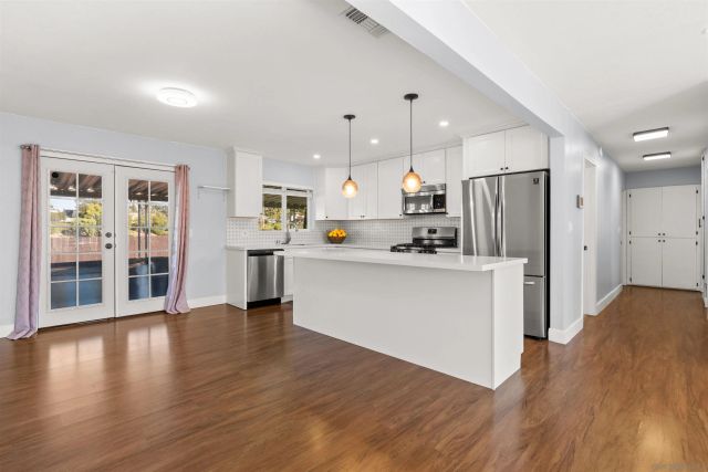 6252 Alderley St, San Diego, CA 92114