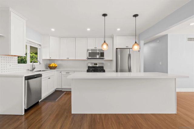 6252 Alderley St, San Diego, CA 92114