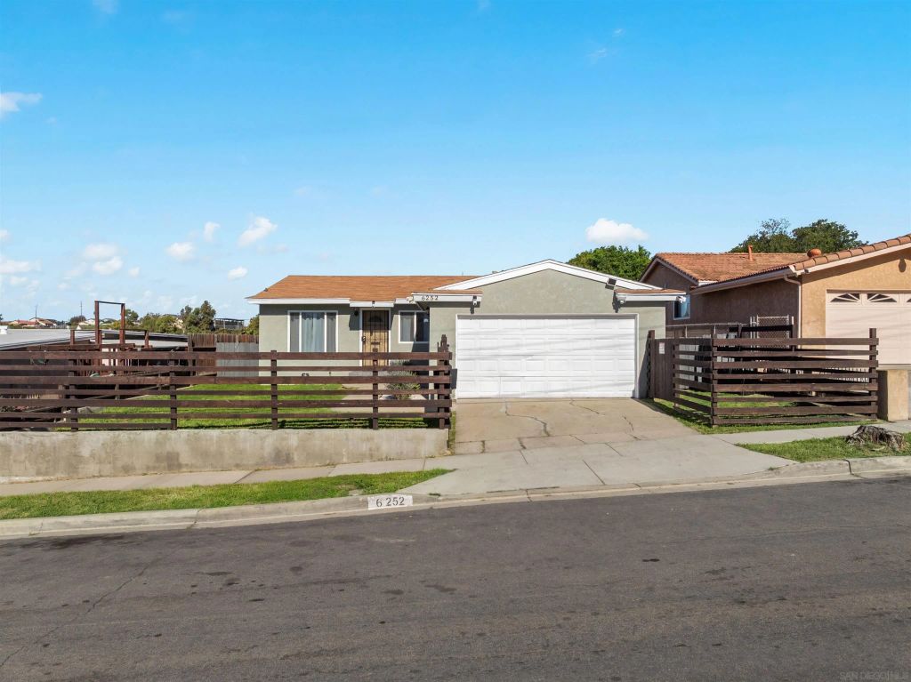 6252 Alderley St, San Diego, CA 92114