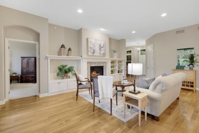 18229 Justice Way, Lakeville, MN 55044