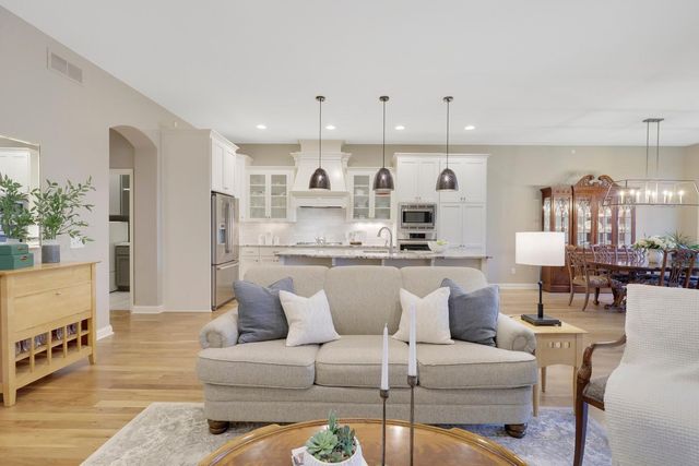 18229 Justice Way, Lakeville, MN 55044