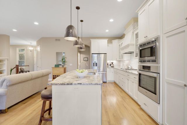 18229 Justice Way, Lakeville, MN 55044