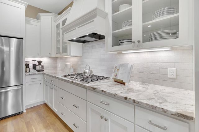 18229 Justice Way, Lakeville, MN 55044