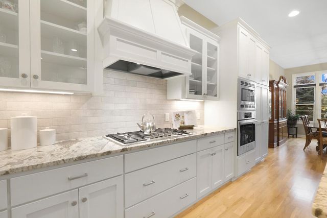 18229 Justice Way, Lakeville, MN 55044