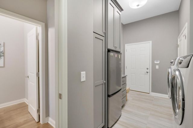 18229 Justice Way, Lakeville, MN 55044