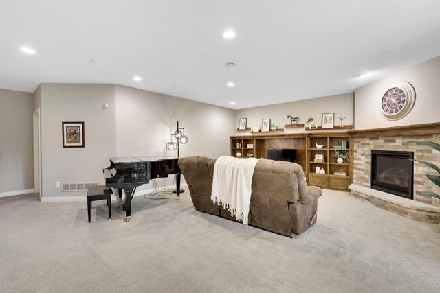 18229 Justice Way, Lakeville, MN 55044