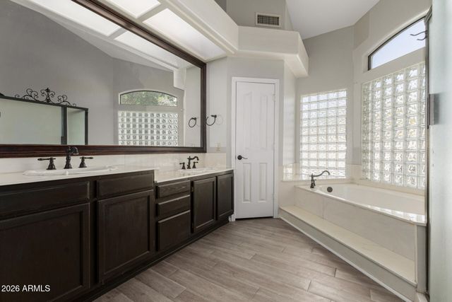 5428 W WETHERSFIELD Drive, Glendale, AZ 85304