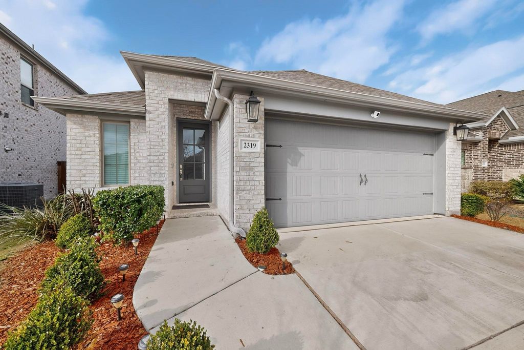 2319 Kirkstall Way, Forney, TX 75126