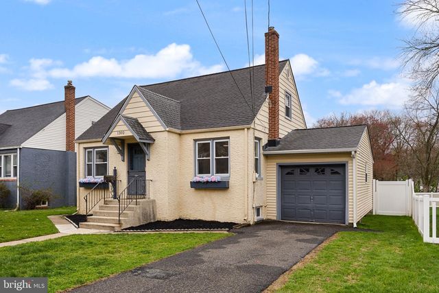 1302 W HIGH ST, Haddon Heights, NJ 08035