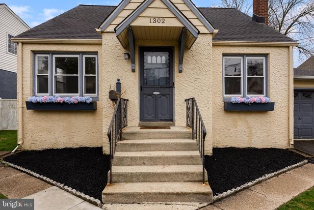 1302 W HIGH ST, Haddon Heights, NJ 08035