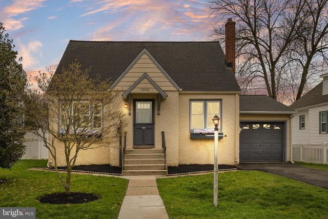 1302 W HIGH ST, Haddon Heights, NJ 08035