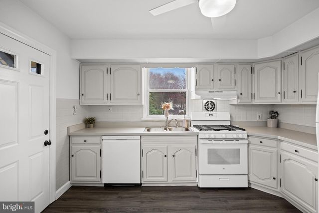 1302 W HIGH ST, Haddon Heights, NJ 08035