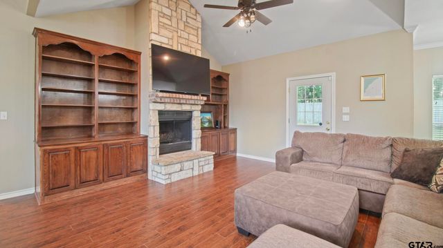 17391 Mary Martin Dr, Flint, TX 75762
