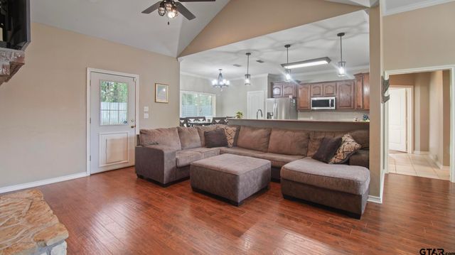 17391 Mary Martin Dr, Flint, TX 75762