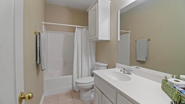17391 Mary Martin Dr, Flint, TX 75762