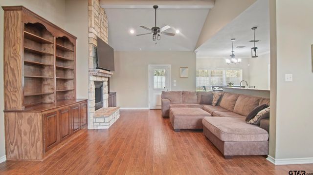 17391 Mary Martin Dr, Flint, TX 75762