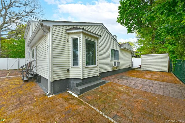 12 Sims Street, Patchogue, NY 11772