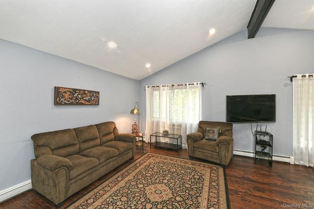12 Sims Street, Patchogue, NY 11772