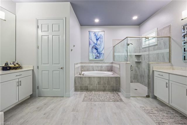 2098 Antigua LN, Naples, FL 34120