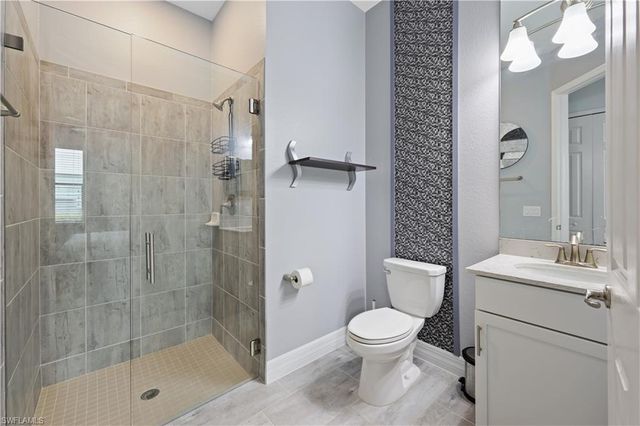 2098 Antigua LN, Naples, FL 34120