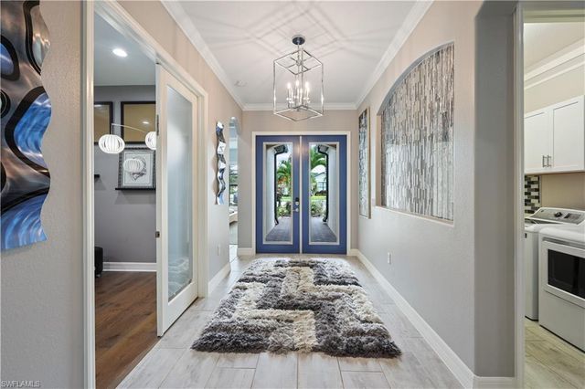 2098 Antigua LN, Naples, FL 34120