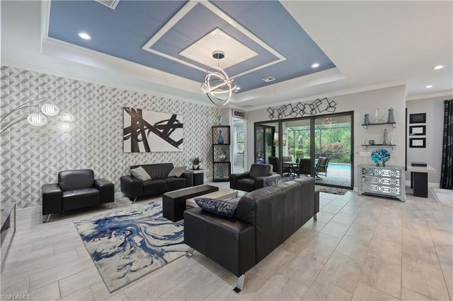 2098 Antigua LN, Naples, FL 34120