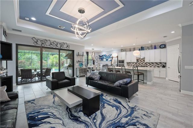 2098 Antigua LN, Naples, FL 34120