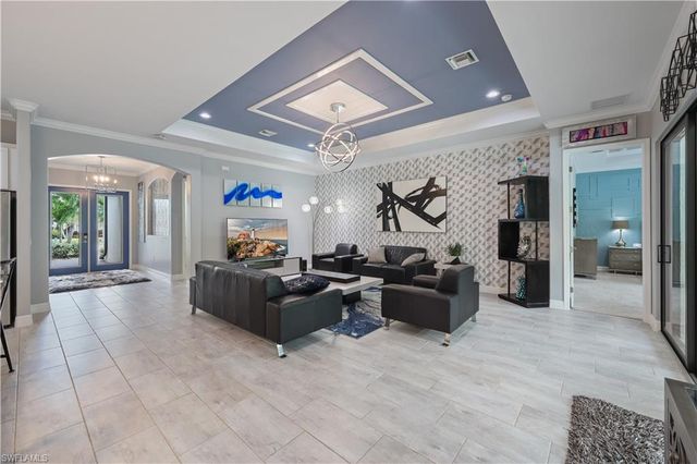 2098 Antigua LN, Naples, FL 34120