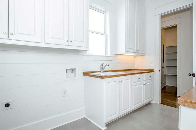 20957 N Dixboro Road, Green Oak Twp, MI 48178