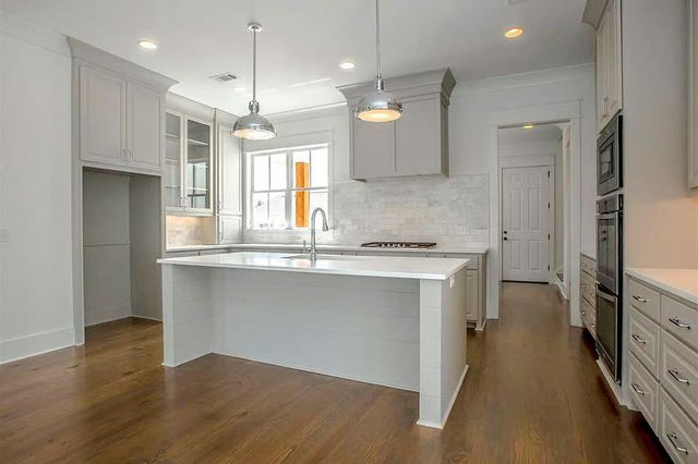 20957 N Dixboro Road, Green Oak Twp, MI 48178