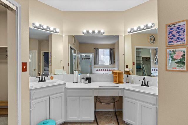 1906 Holly Hill DR, Leander, TX 78641