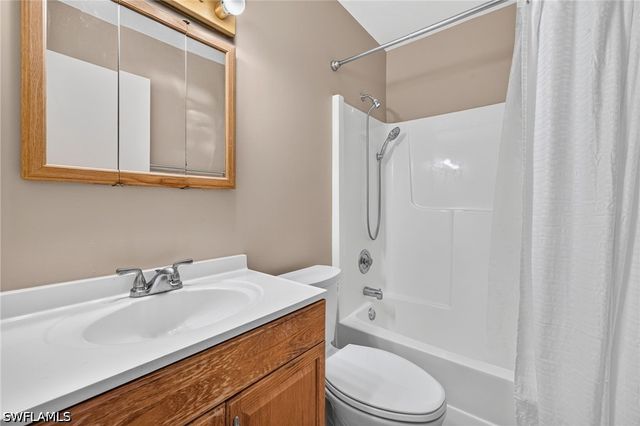 5365 Treetops DR S206, Naples, FL 34113