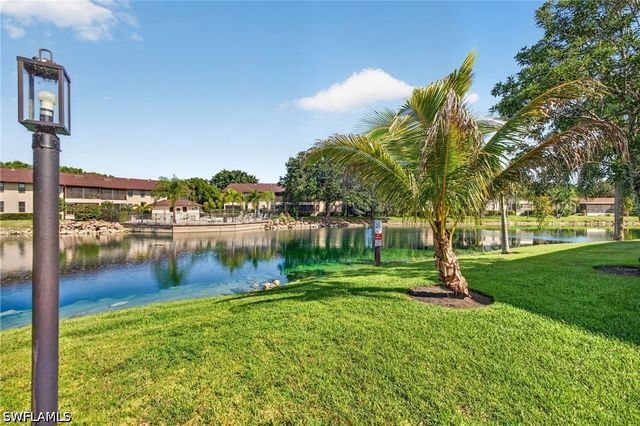 5365 Treetops DR S206, Naples, FL 34113