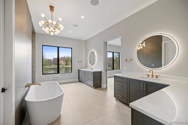 4592 Pinnacle Boulevard, Rochester, MI 48306