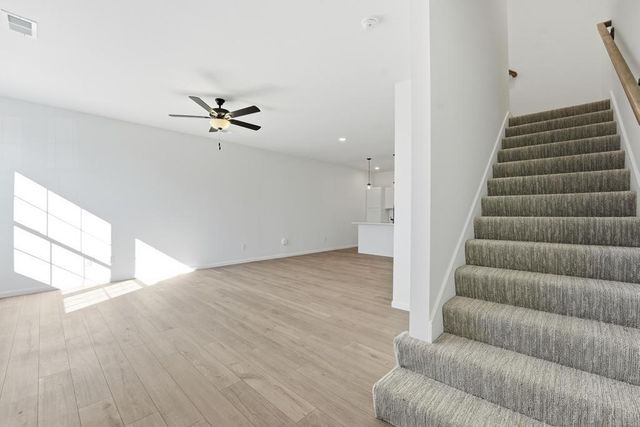12406 S Acacia Drive, Lee's Summit, MO 64086