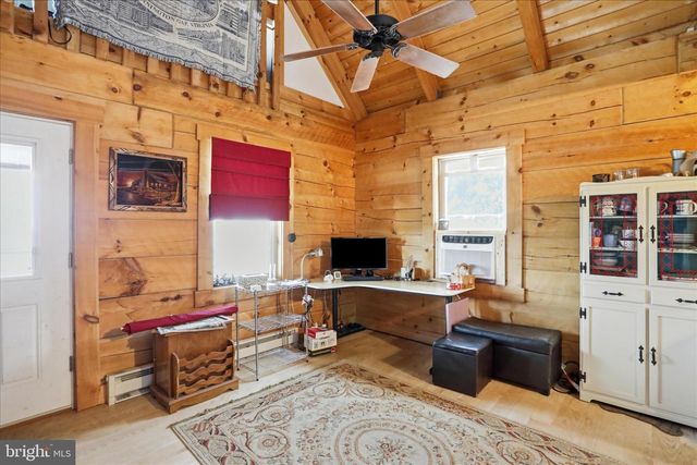 757 BROCKET DR, Springfield, WV 26763