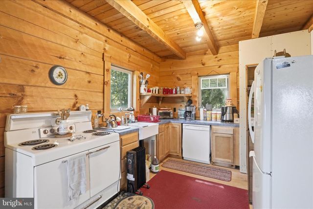 757 BROCKET DR, Springfield, WV 26763